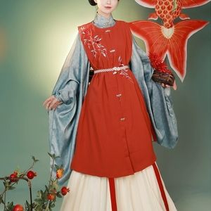 SOLD - Ming dynasty hanfu - 4 piece set